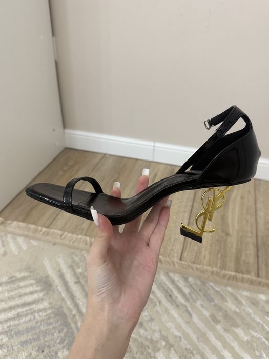 Продается туфли YSL