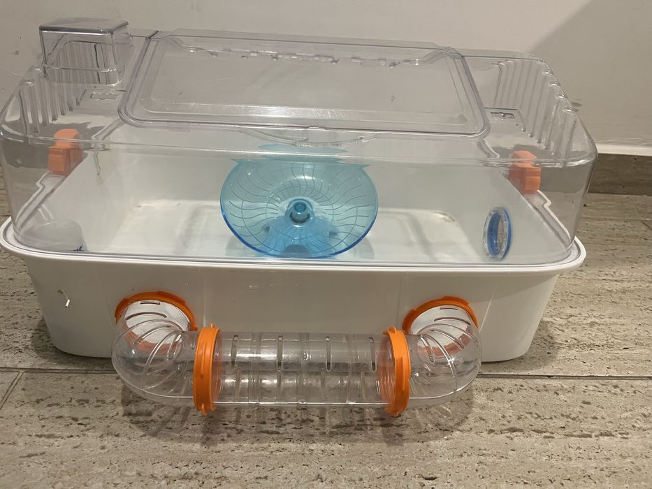 Кутия за домашни любимци