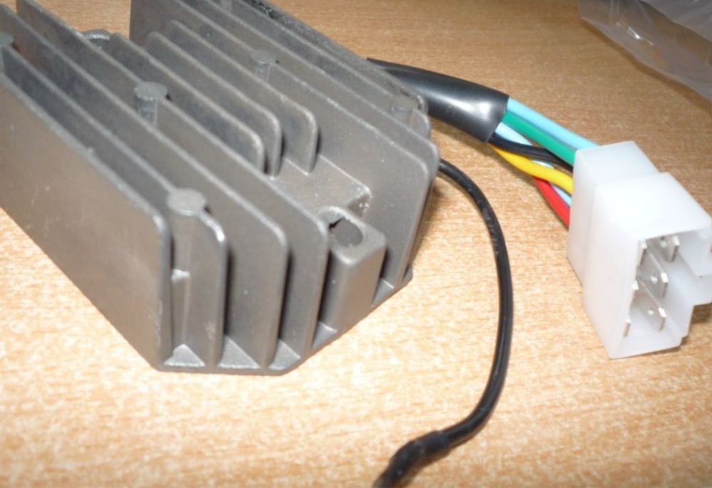 Regulator tensiune yanmar kubota