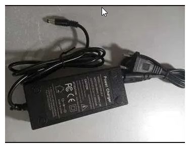 зарядка 25,2v 2A, блок питания, на самокат. или от пылесоса