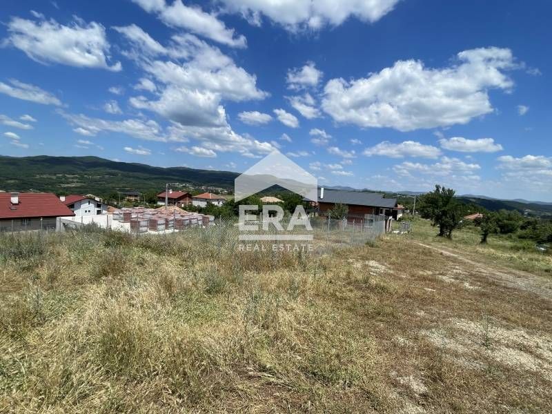 УПИ с готов инвестиционен проект за жилищна сграда с. Върхари