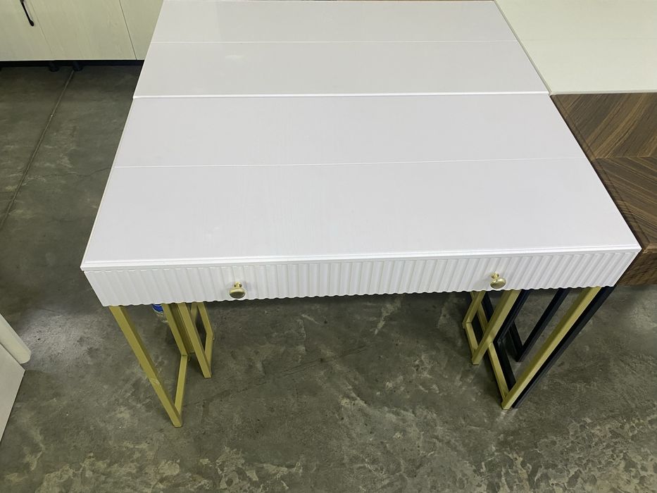 Стол трансформеры,  стол книжки