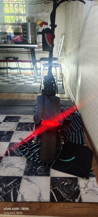 Электросамокат Genezis