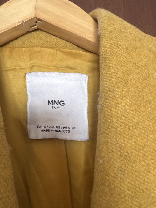Продаю пальто манго
