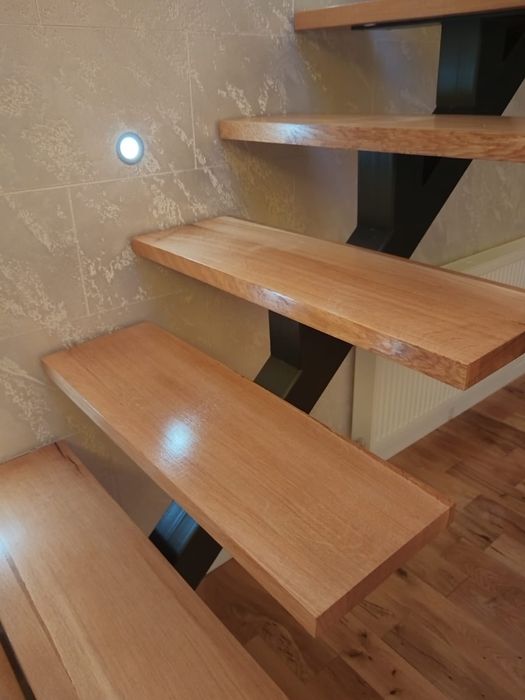 Scări interioare și balustrade