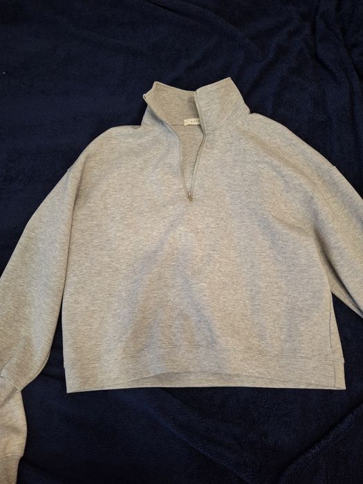 Продаю 2 кофты,и 2 пары штанов