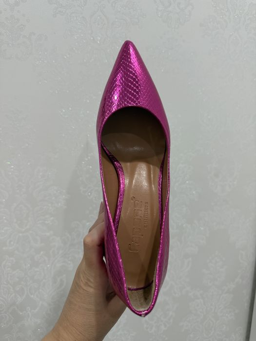 Новые красивые туфли