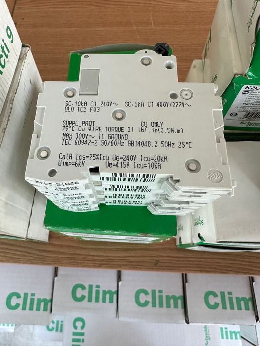 Siguranță automată Schneider Electric C60 24166 4P 32A 480V