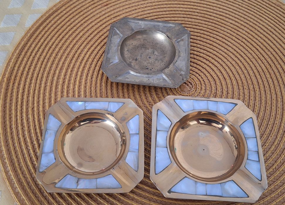 Scrumiera din bronz cu sidef