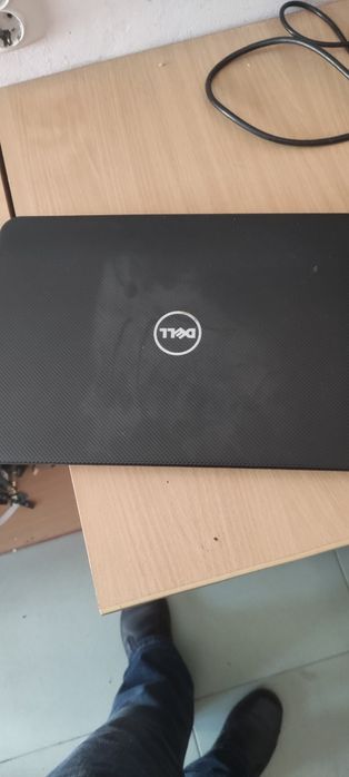 Dell Inspiron 3557