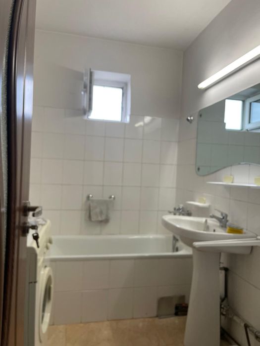 Vand apartament 3 camere