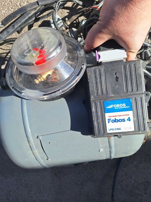 Газов инжекцион 4 цилиндъра