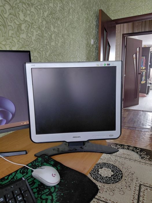 Монитор PHILIPS .