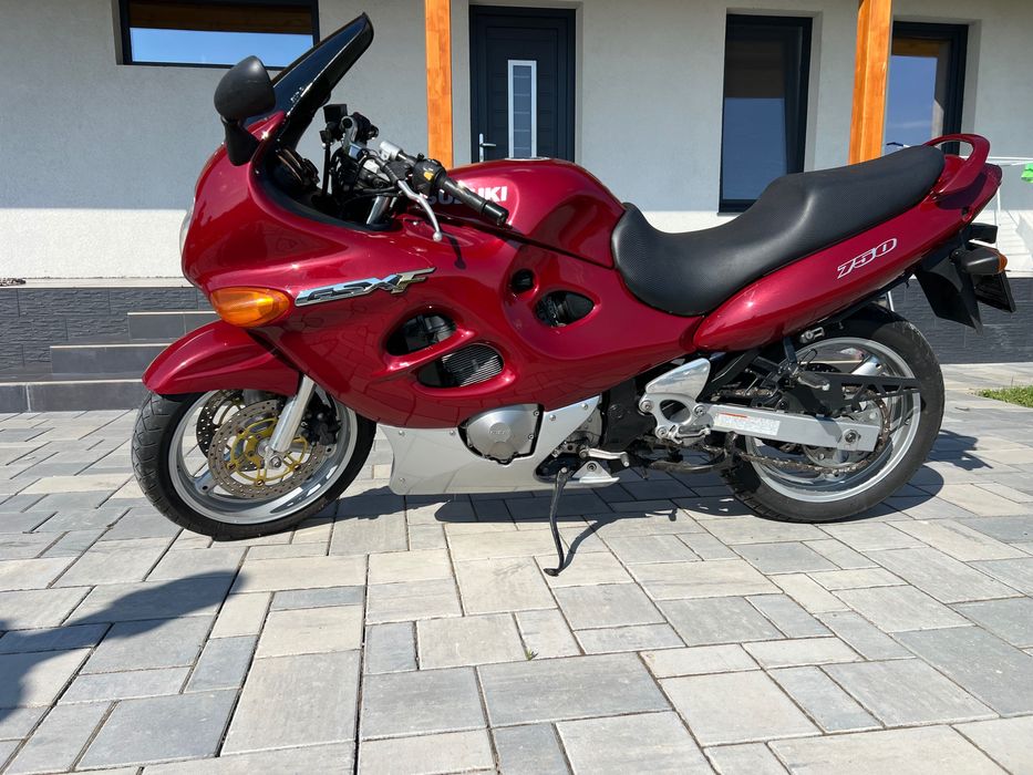 Suzuki GSXF 750 cc
