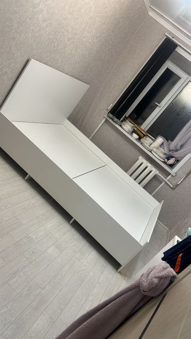 Продам кровать с тумбочкой