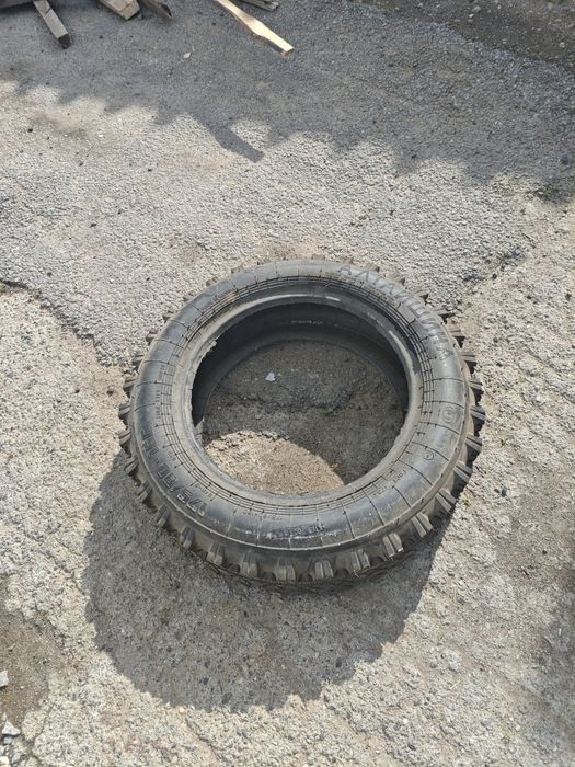 Продам шини на ниву