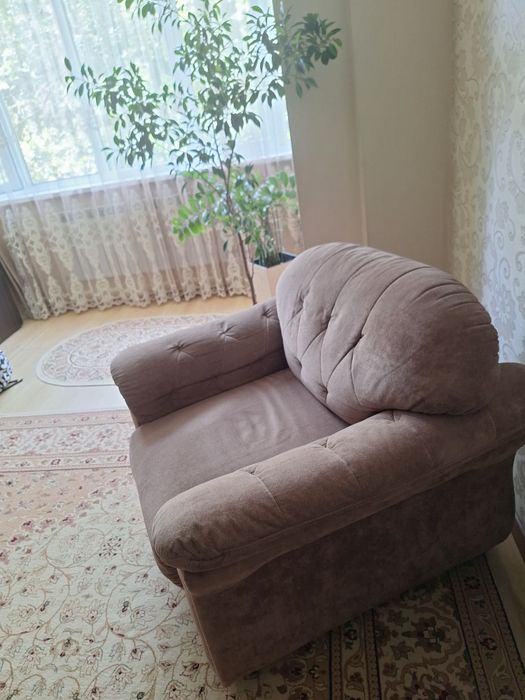 Продам мягкую мебель  тройка