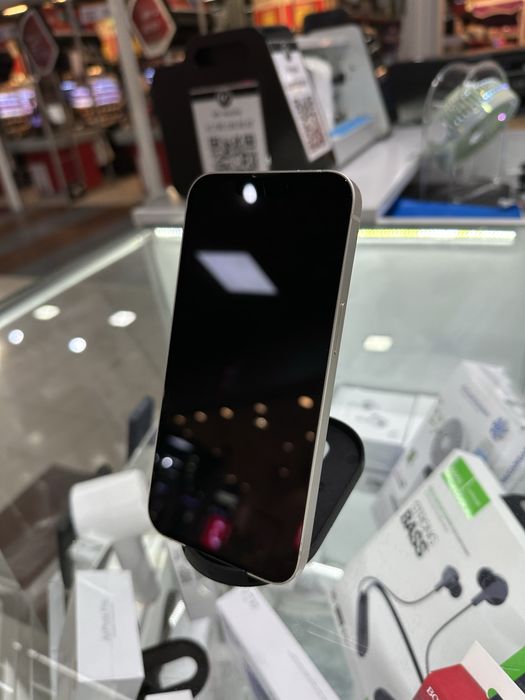 Iphone 13 white
