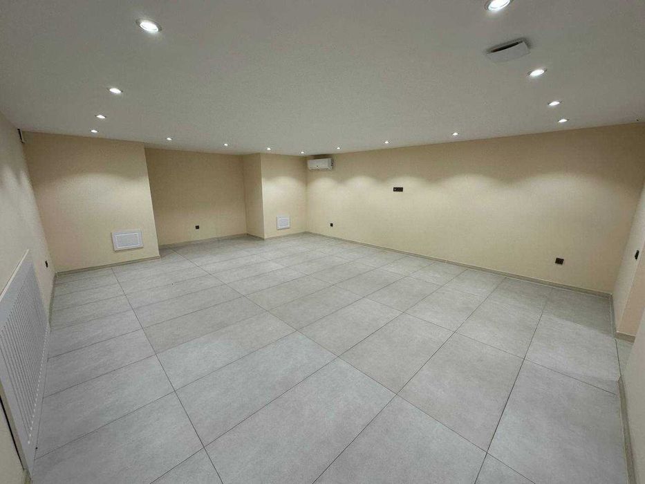 Сдаётся в аренду помещение 110м2+70 Ориентир: Black Star Burger