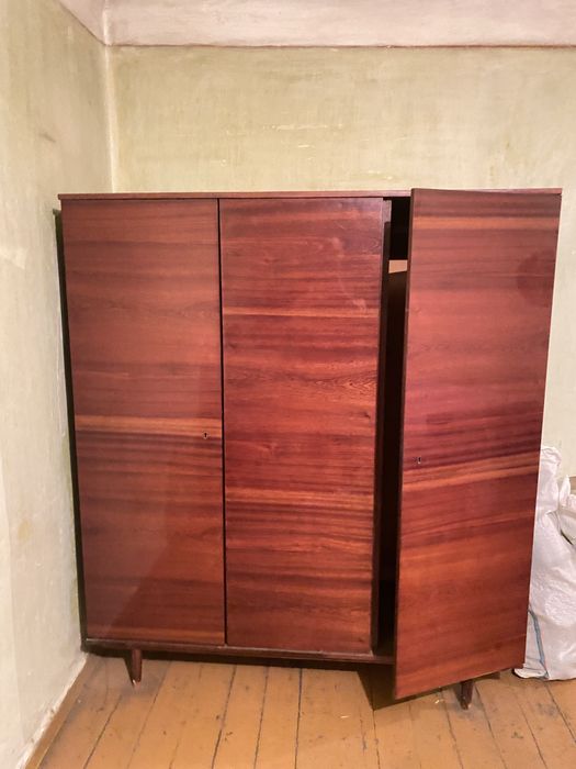 Продам шкаф и сервант