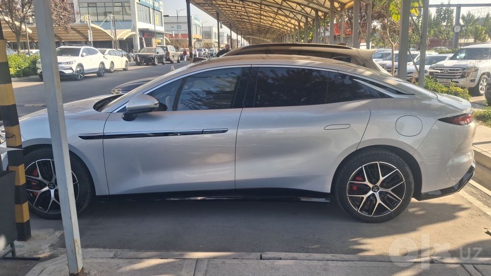BYD hanL sof elektr