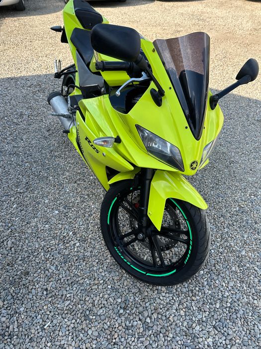 Vând sau schimb Yamaha YZF 125