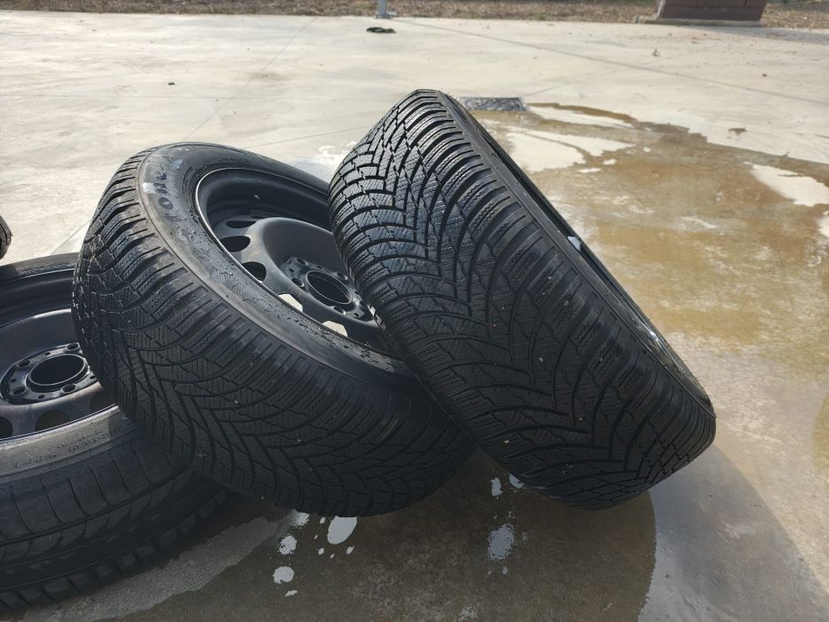 Roti complete 205/55 R16 inch cu anvelope de iarna 5x120  BMW