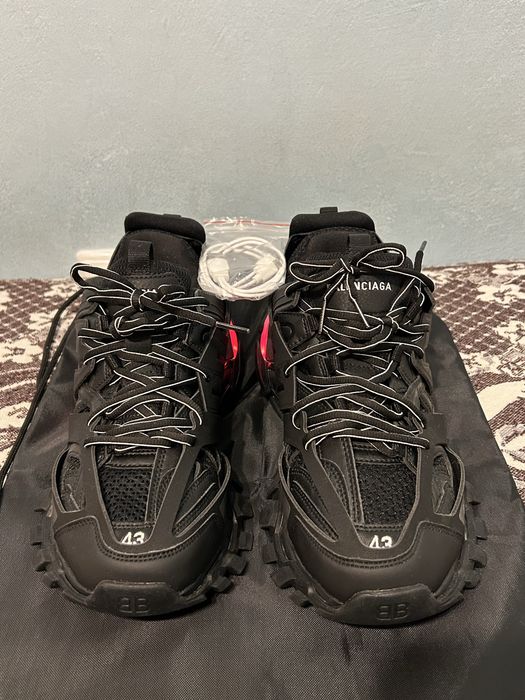 Balenciaga track led