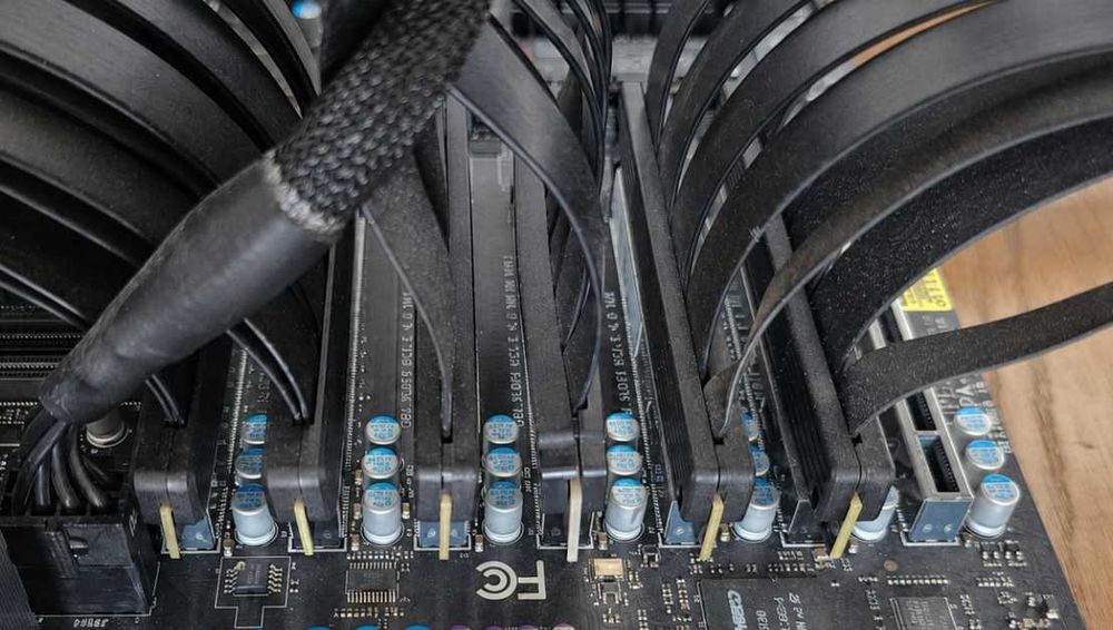 GPU сървър / AI workstation – 6x RTX 3090 24GB, Xeon W, 128GB ECC, Supermicro