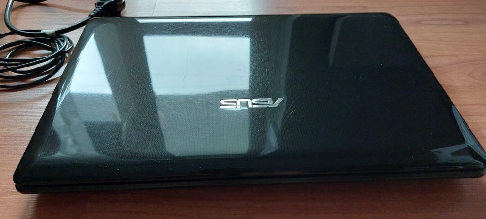 Лаптоп  Asys  i3