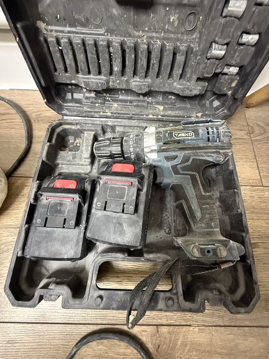 Шуруповерт и утюг для платстиковой трубы без насадки