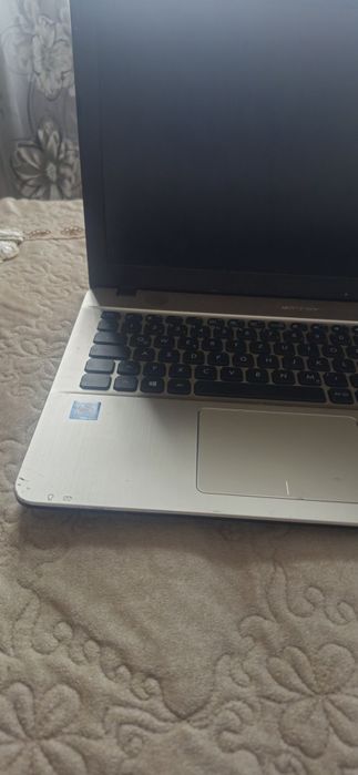 Asus F541S laptop(fără încărcător)