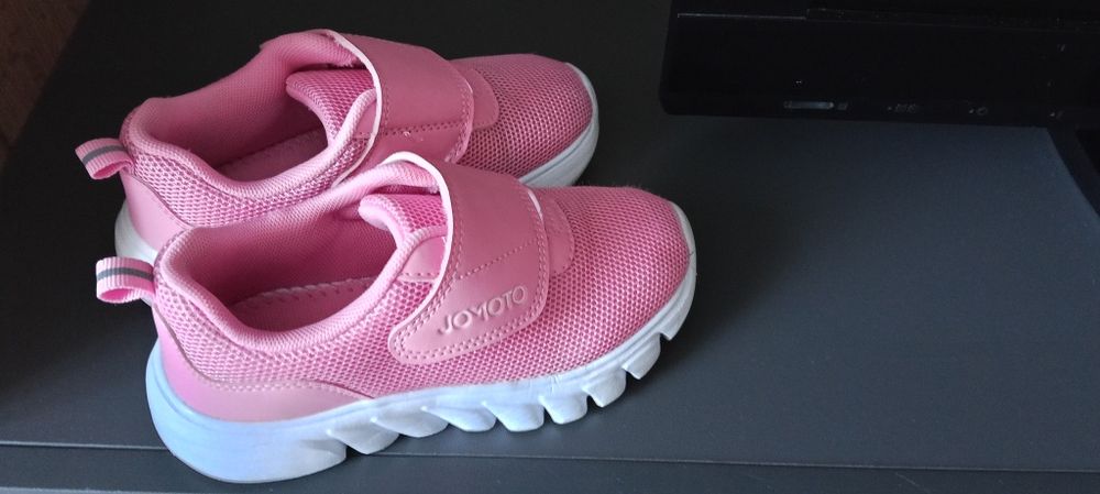 Продам кроссовки