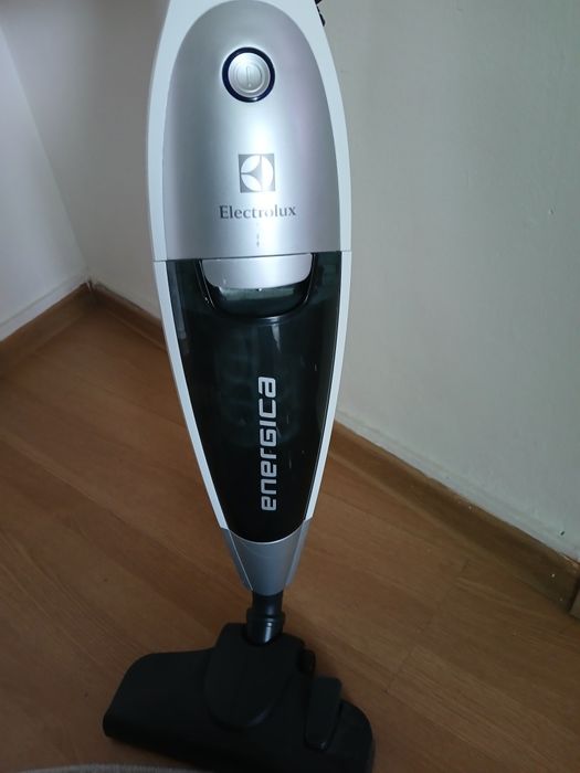 Vând aspirator Electrolux
