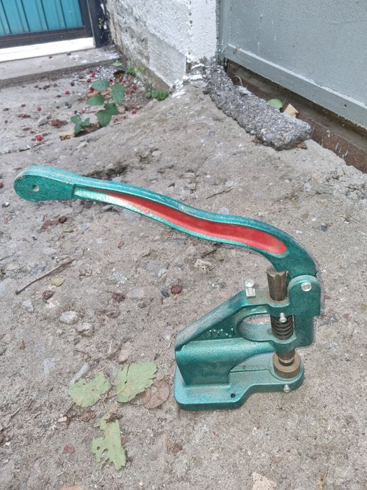 Пресс чугунный для люверсов