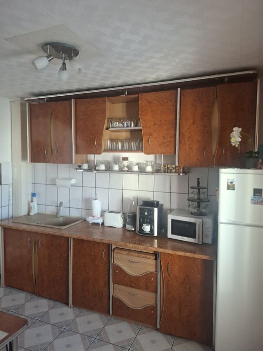 Vind mobila bucătărie +masă  cu 4scaune