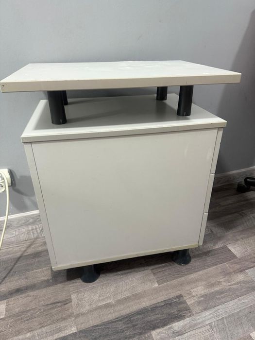 Продам тумбочку за 2000