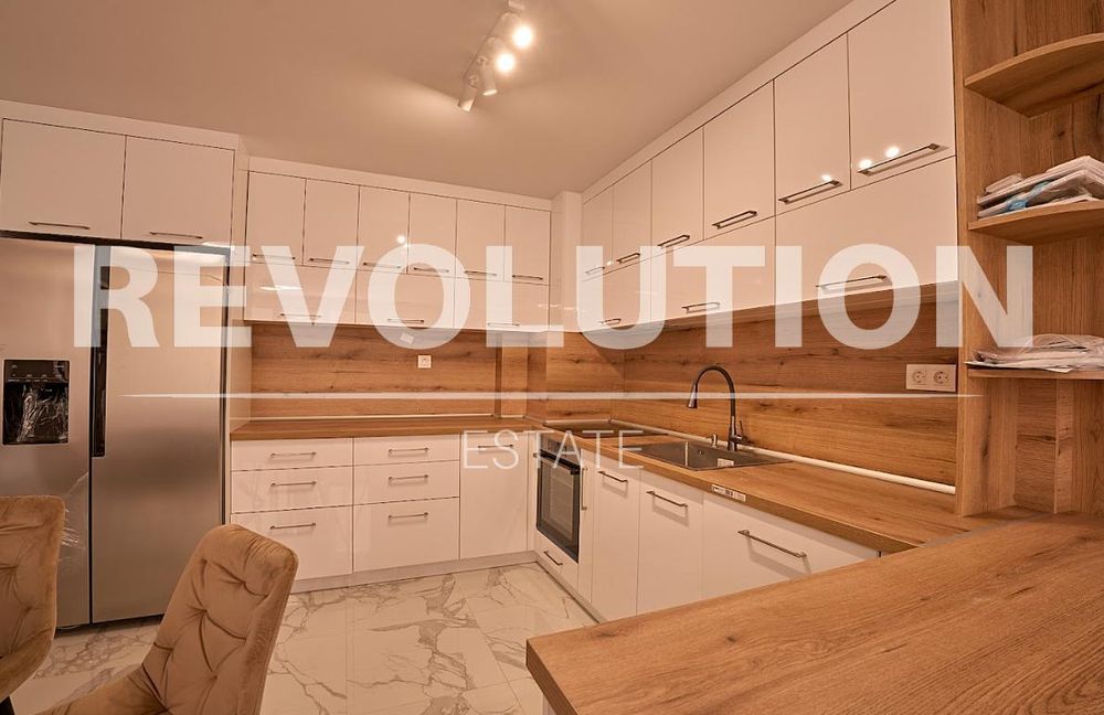 Дава се под наем Тристаен апартамент в Пловдив, Христо Смирненски - 140 кв.м за 664 € - Снимка #2