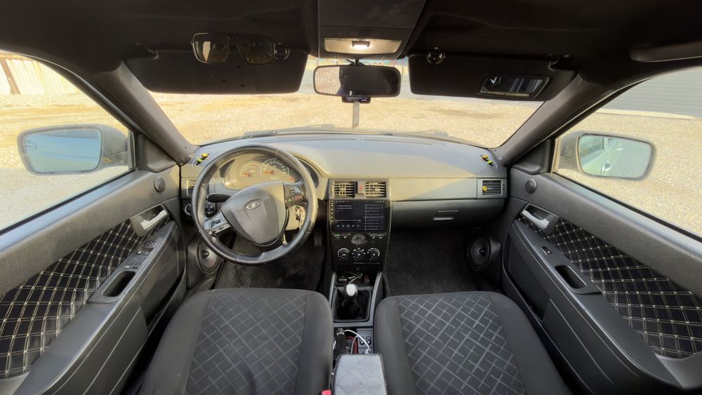 Приора продам 2172