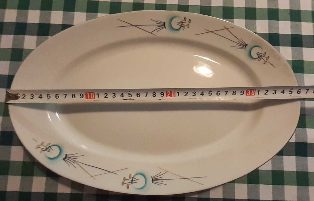 Сервиз за хранене на "Изида"