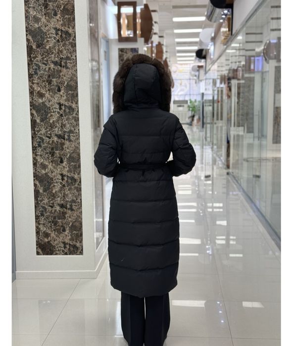 Продам пуховик Max mara .