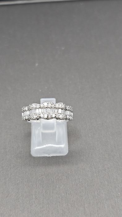 Златен пръстен 14К (585) с естествени Baguette & Brilliant Cut диаманти