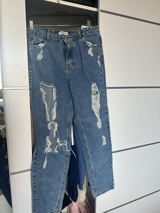 Модерни дънки Stradivarius