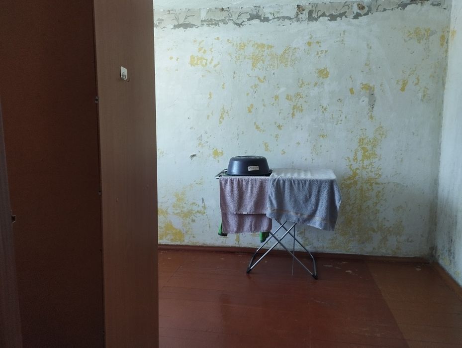 Продам двухкомнатную общежития