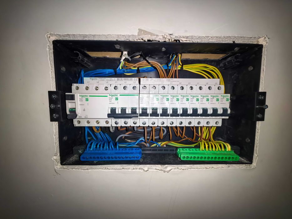 Подмяна на Ел. Табла – Сигурност, Качество и Професионализъм