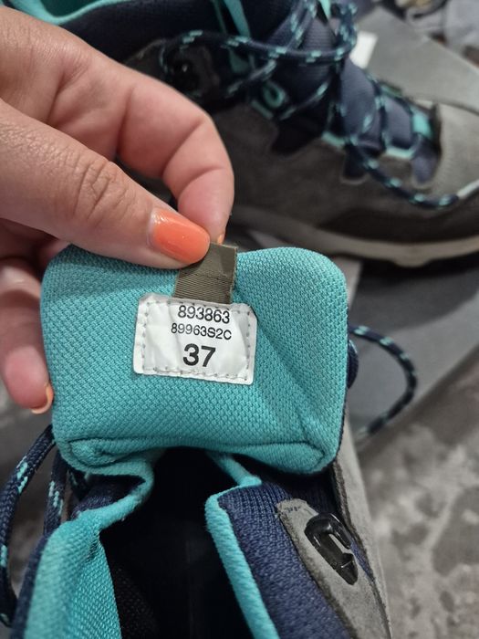 Ghete bocanci drumetie decathlon quechua impermeabile marime 37