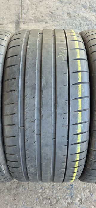 4 anvelope vara Michelin 235/35/20.Pretul este pe bucata.