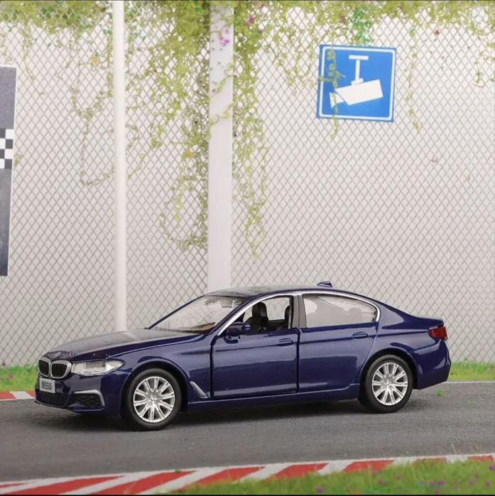 1:43 Моделька бмв м550