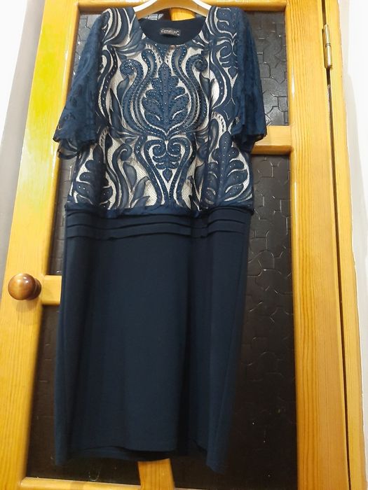 Тёмно синий.  Цена: 200000 сум