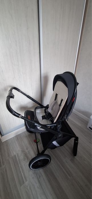 Продам коляску в отличном состояни